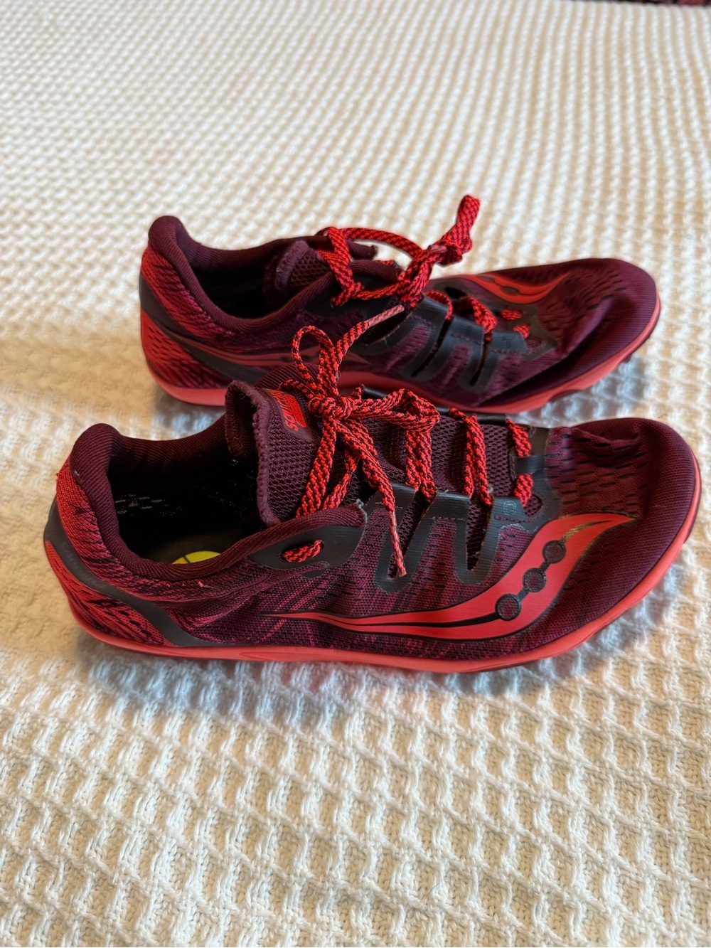 Saucony Women's Carrera XC3 Running Shoe Berry/Vizi Red Size 9 w/Spikes